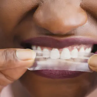 /img/33011-dental-checkup.webp