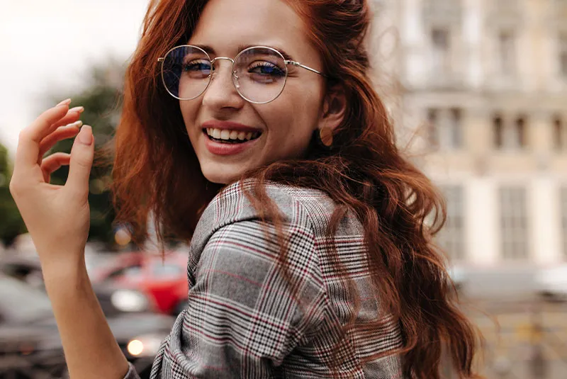 /img/33051-teeth-whitening-faqs.webp