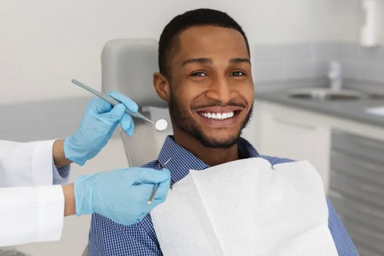 /img/33086-maintaining-white-smile.webp