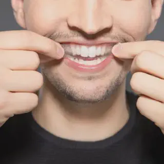/img/33108-dental-professional.webp