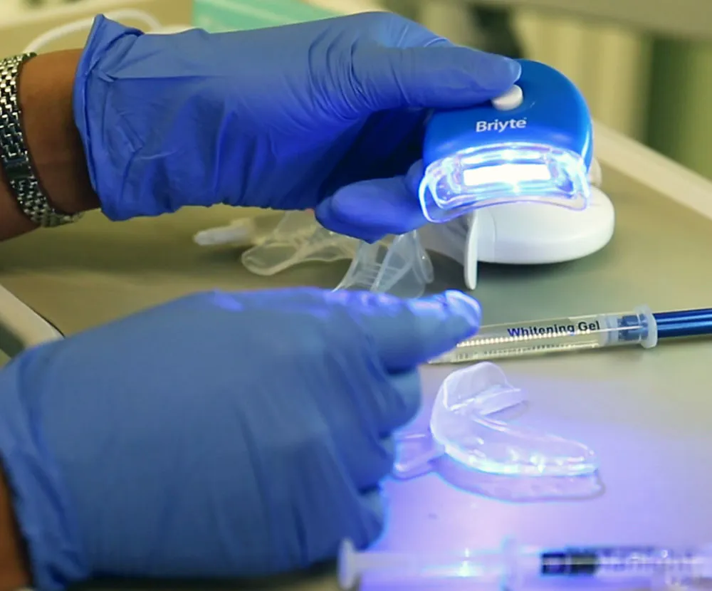 33114 uv whitening dangers teeth image3