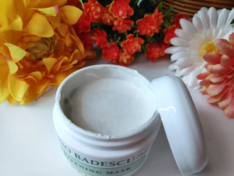 33151 applying mario badescu mask