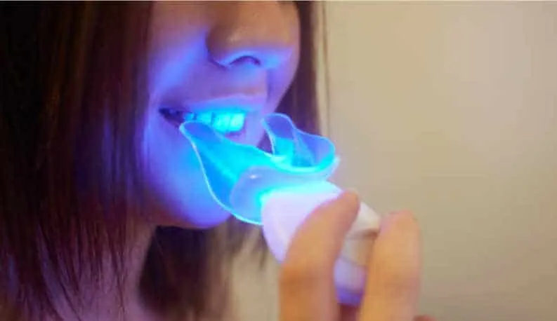 /img/33160-teeth-whitening-light-aftercare.webp